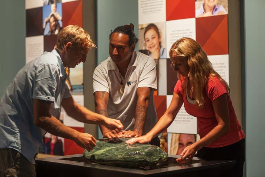 Auckland: 2-Day Bay of Islands Small Group Tour with Cruise - The 4.5-hour Bay of Islands cruise