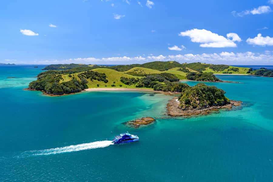 Auckland: Bay of Islands Day Tour with Dolphin Cruise - Cape Brett and the Hole in the Rock