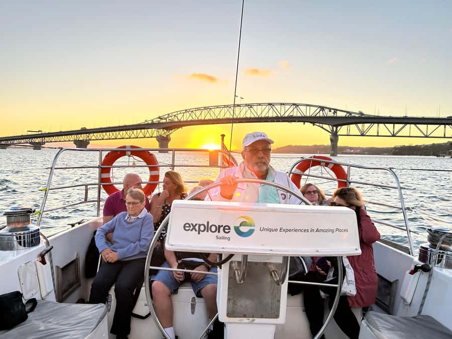 Auckland: Harbour Sailing Cruise with 3-Course Dinner - Setting sail on Waitematā Harbour