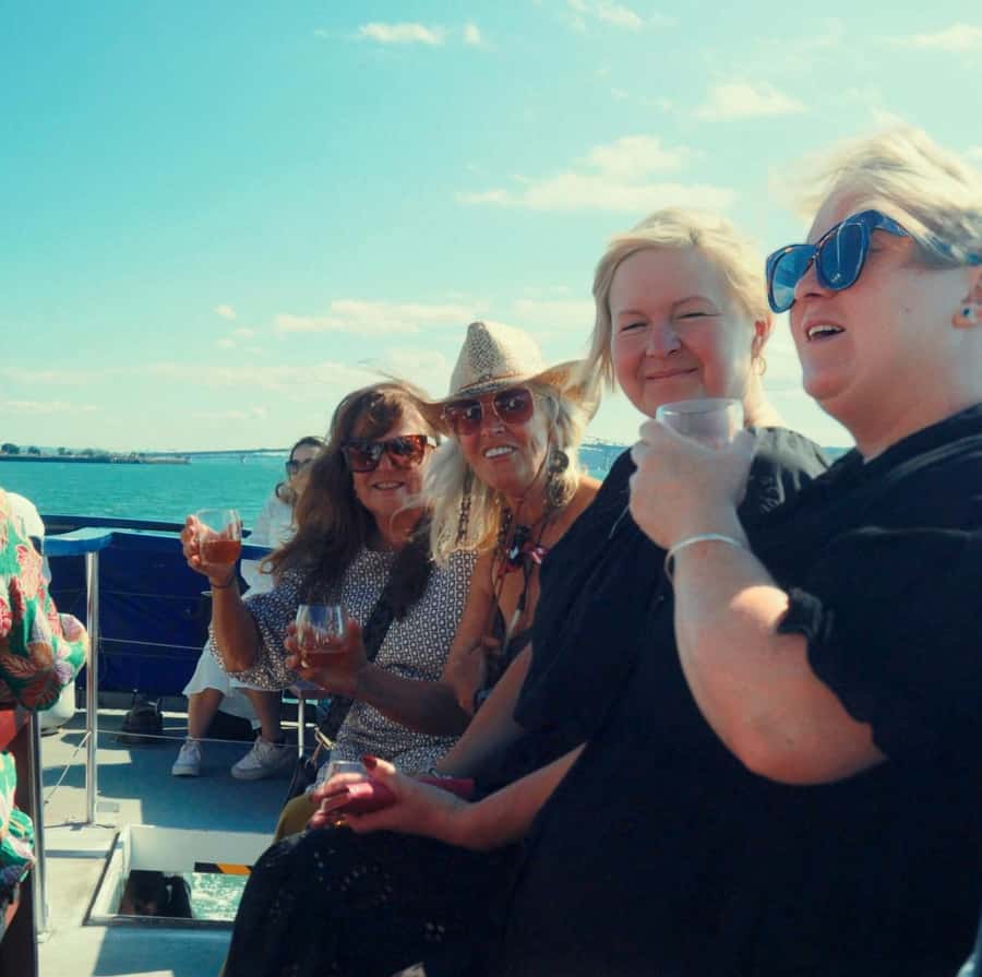Auckland: Scenic Harbour Cruise with Live Commentary - An hour among Auckland’s best views