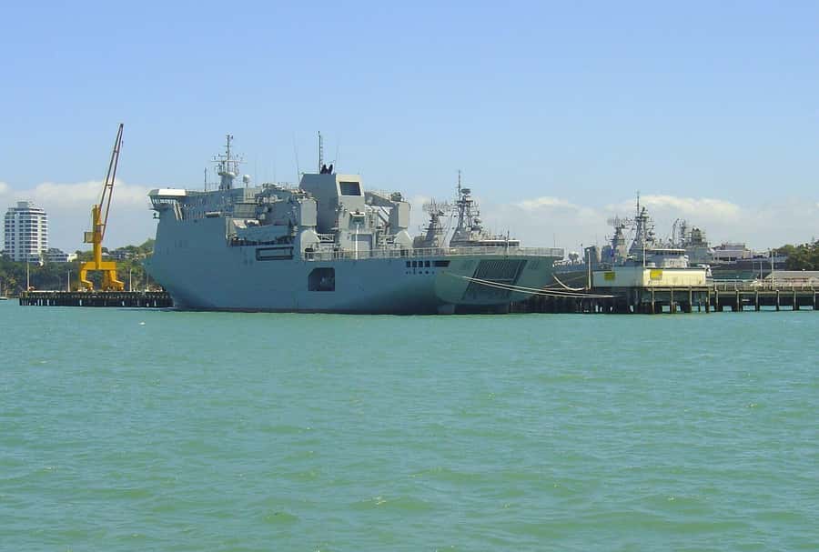 Auckland: Scenic Harbour Cruise with Live Commentary - Getting good photos from the boat