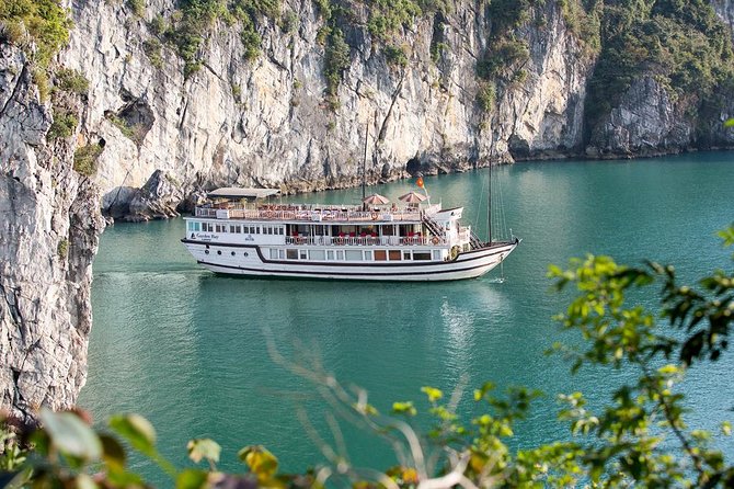 Bai Tu Long Bay Boutique Cruise: Visit Bai Tu Long bay & Overnight boat in 2 day - What the $140 price really covers