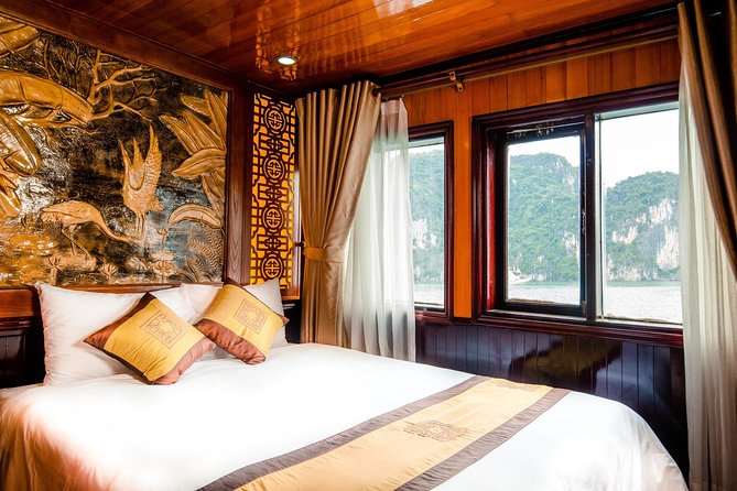 Bai Tu Long bay deluxe cruise 2D/1N: Kayaking, swimmig, Full Meals & best prices - Afternoon kayaking, caves, and swimming