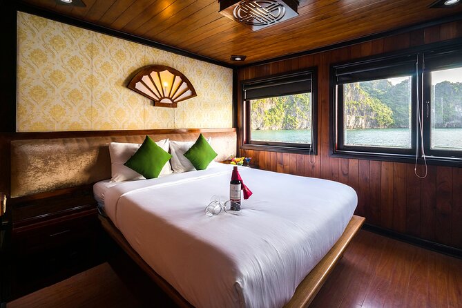 Bai Tu Long bay Deluxe cruise 2D1N: fishing villages, meals, cave, kayaking - Kayaking around Cap La Island