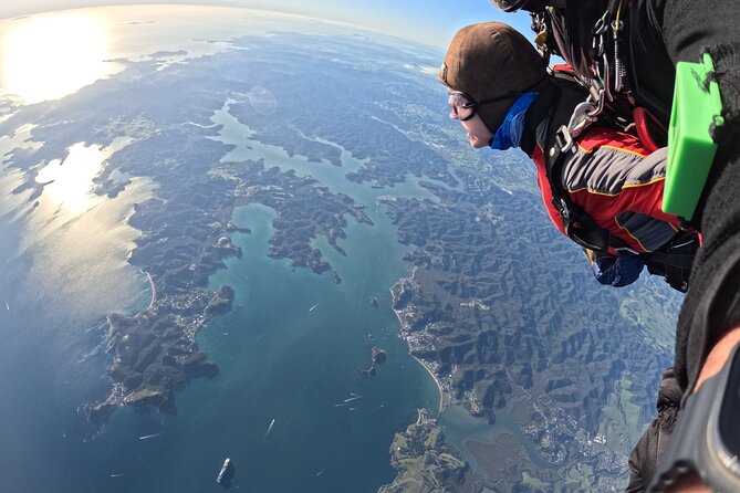 Bay of Islands: 18,000ft Skydive - The freefall and return to earth
