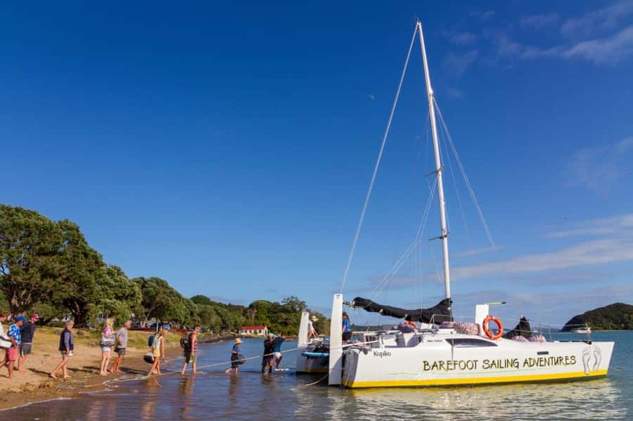 Bay of Islands 2-Hour Sundowner Evening Sailing Cruise - Leaving Paihia and finding the wind