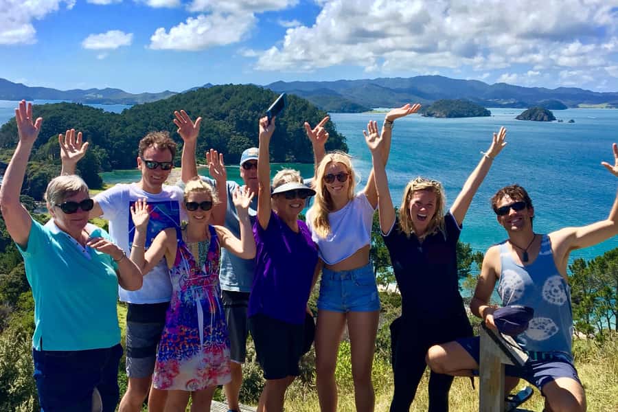 Bay of Islands: 4.5 Hour Day Cruise and Island Getaway Tour - Key points at a glance
