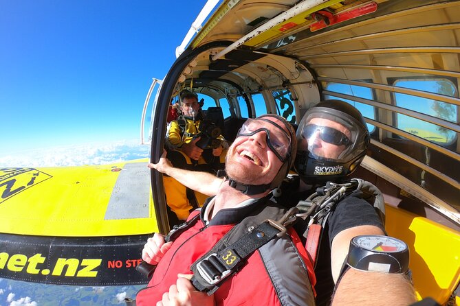 Bay of Islands: 9000ft Skydive - Who Will Get the Most From This Jump