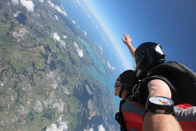 Bay of Islands: 9000ft Skydive - What the Tandem Jump Feels Like