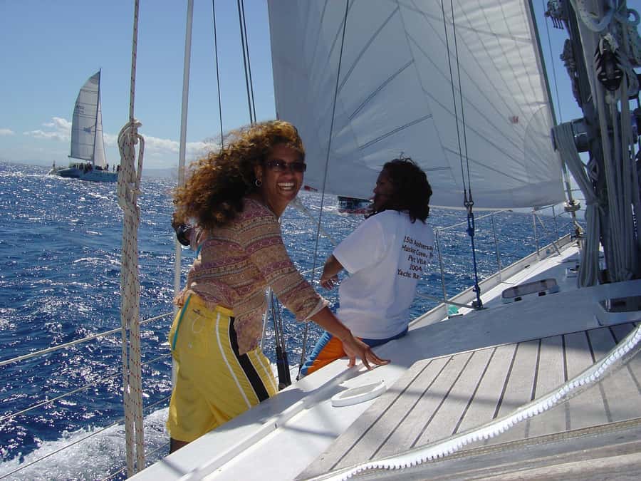 Bay of Islands: Awesome Day Sailing Tour with Island Stop - Sailing out of Paihia on Gungha II