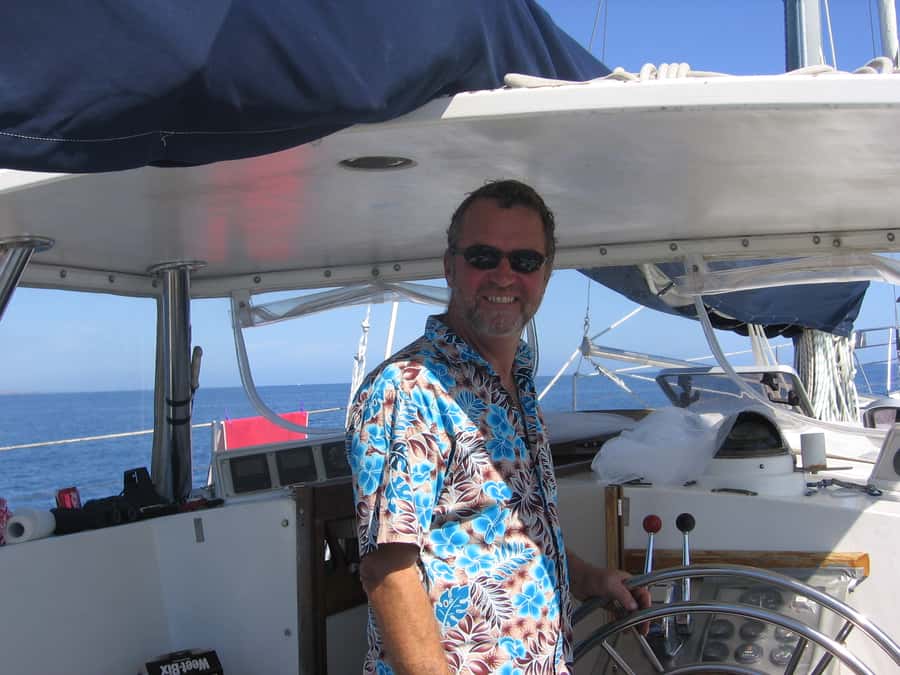 Bay of Islands: Awesome Day Sailing Tour with Island Stop - Ancient lava flows, caves, and open-water sailing
