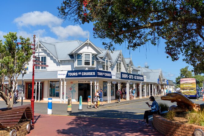 Bay of Islands Heritage Experience from Auckland incl. Waitangi & Russell - Two hours at Waitangi Treaty Grounds