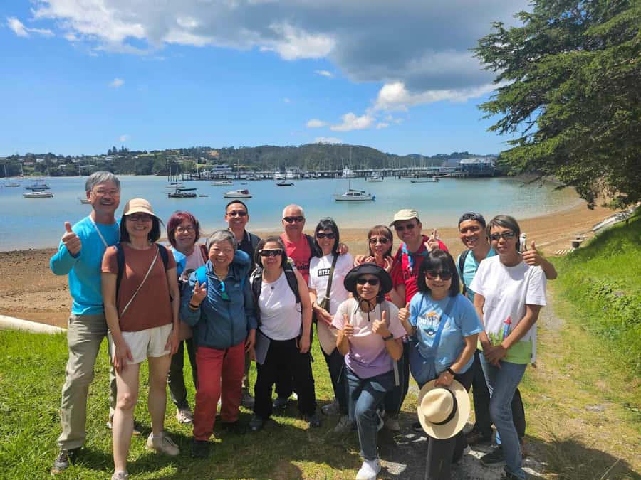 Bay of Islands - Mini Tour (75-90 mins) - Haruru Waterfalls and the feel of spray