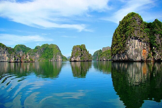 Best Halong Bay 2D1N Cruise : Supprising Cave, Titop Island,Kayak - Ti Top Island, a short beach stop