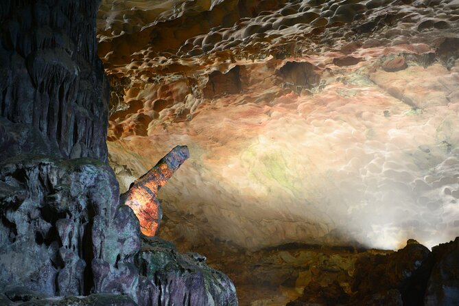 Best Halong Bay 2D1N Cruise : Supprising Cave, Titop Island,Kayak - Meals, cabin time, and the pace of the night