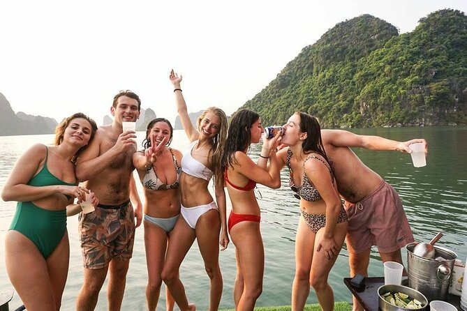 BEST Halong Bay Cruise 2 days 1 night - 5 stars - Leaving Hanoi for Bai Chay