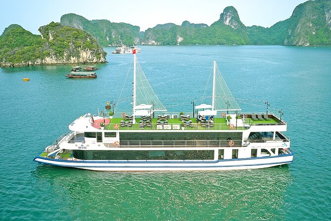BEST SELLER - Halong 5 Star Day Cruise: Buffet, Wine & Jacuzzi - Hang Luon by kayak or bamboo boat