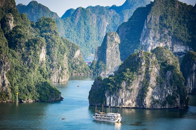 BEST UNIQUE 3-Day Halong Bay Cruise, Lan Ha & Cat Ba Island - The morning drive from Hanoi to Halong Bay