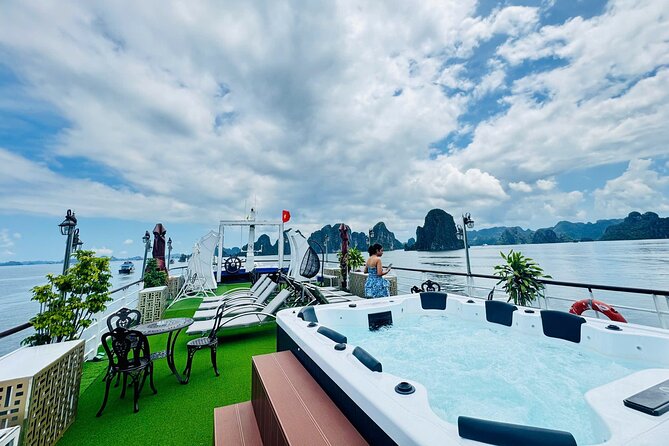 Best Value Ha Long bay 1 day - Lunch, kayak, swimming, transfer - Luon Cave by kayak or bamboo boat