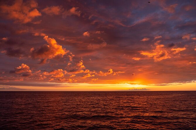 Big Island Historical Dinner Cruise to Kealakekua Bay - Music, sunset, and the ride back to Kona