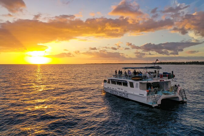 Big Island Historical Dinner Cruise to Kealakekua Bay - Kealakekua Bay and the Captain Cook monument