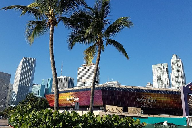 Biscayne Bay and Celebrity Island Homes Boat Tour 90 Minute - Star Island and Miami’s famous addresses