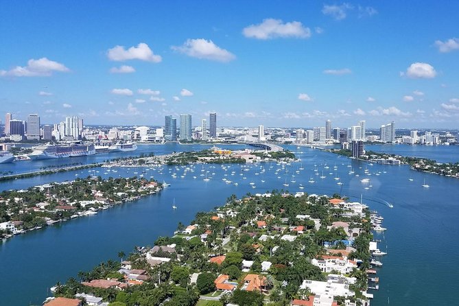 Biscayne Bay and Celebrity Island Homes Boat Tour 90 Minute - Downtown Miami from the water