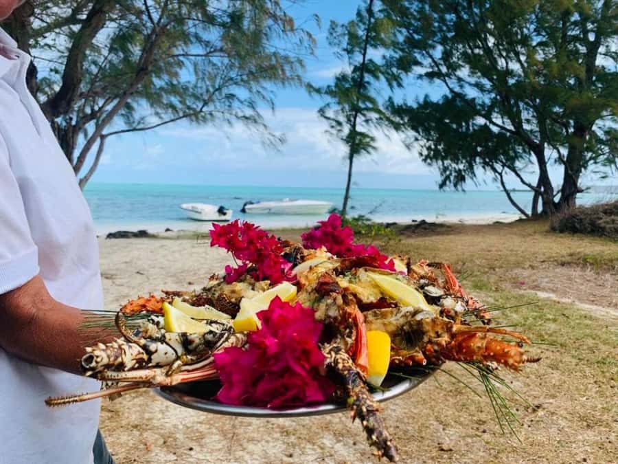 Blue bay: boat trip for ile au cerf (5 islands, barbecue) - Ile aux Cerfs is saved for lunch and free time