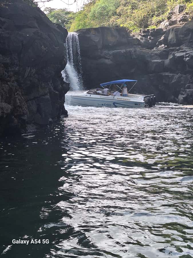 Blue bay: boat trip for ile au cerf (5 islands, barbecue) - Ile aux Aigrettes adds a swim and a cocktail stop
