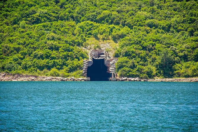 Blue Cave and Kotor Bay Luxurious Cruise Tour 3H+ - Is this really a luxury cruise?