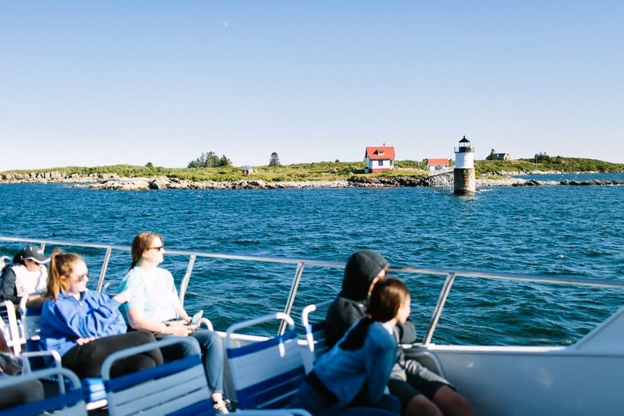 Boothbay Harbor Cruise: Lighthouses, Lobster Haul, and Seals - Seal Rocks and the Outer Harbor