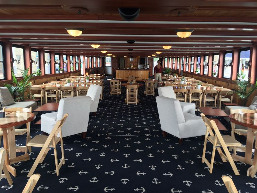Boston: New England Harbor Cruise - Fort Independence, Spectacle Island, and the Outer Harbor