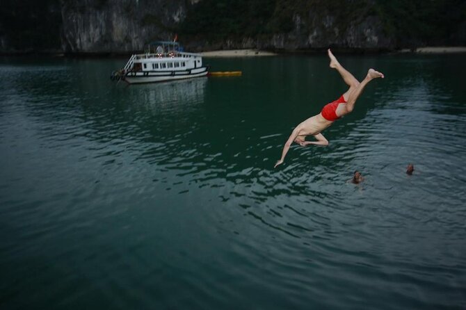 BOUTIQUE CRUISE 2 Days 1 Night Explore Lan Ha Bay & Cat Ba Island - Morning cycling to Viet Hai Village