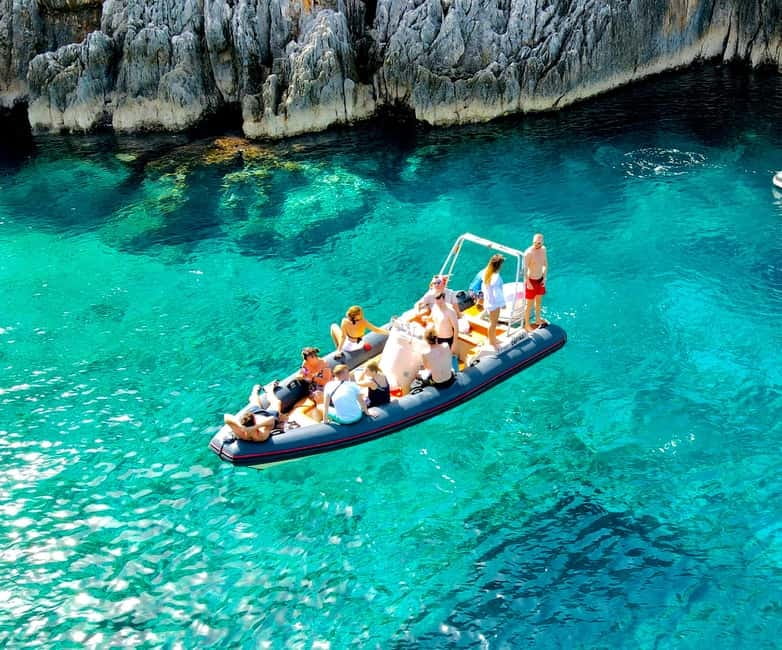 Bristan Bay Speedboat Tour Vlore - Leaving Vlore for Haxhi Ali Cave