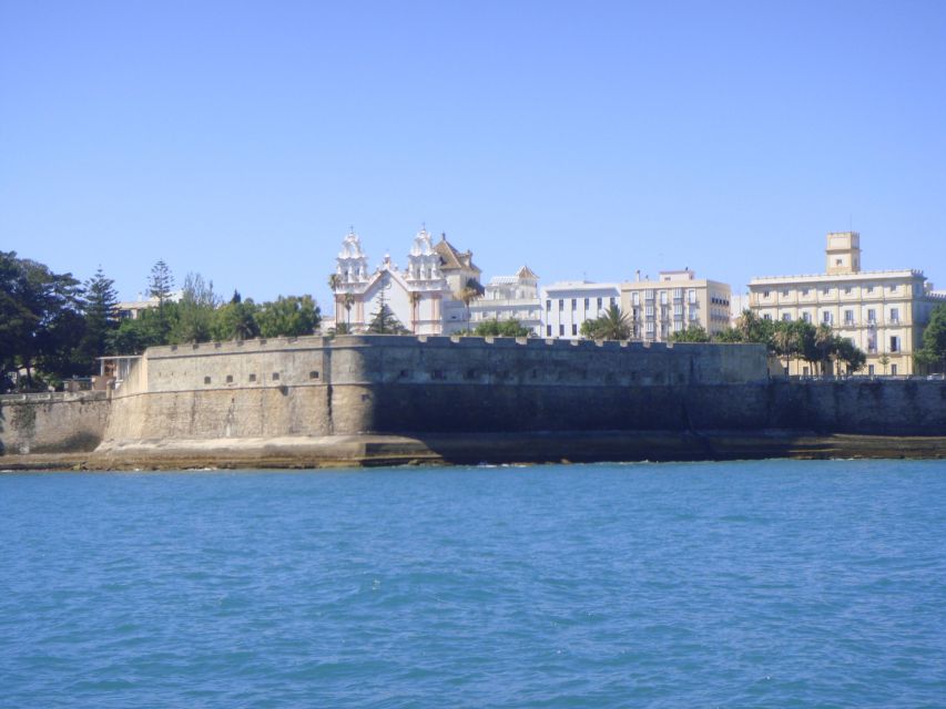 Cádiz: Bay of Cádiz Catamaran Tour with Host - How much actual sailing should you expect?