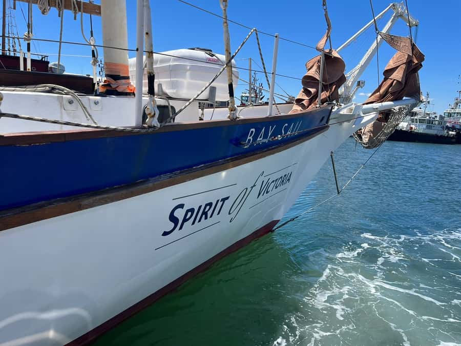 Cape Town: 1 Hour Table Bay Sailing Tour - Leaving Quay 5 for Table Bay