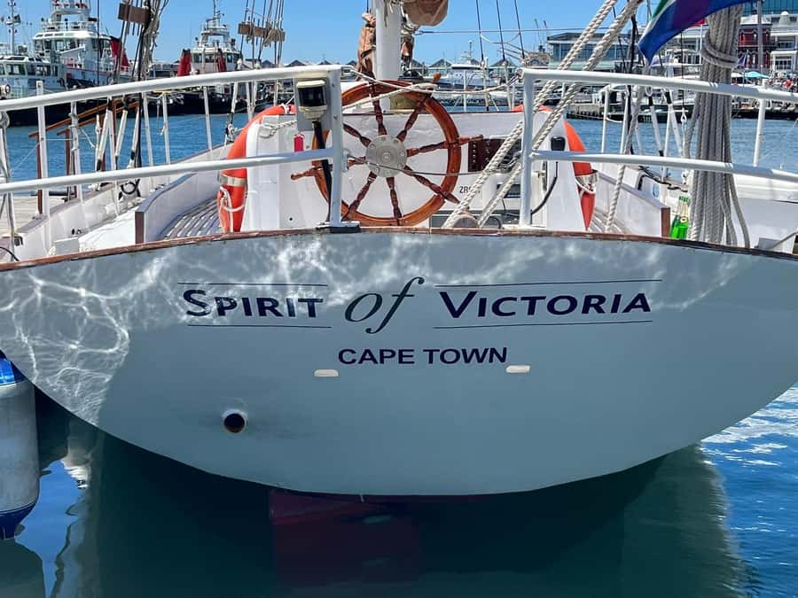 Cape Town: 1 Hour Table Bay Sailing Tour - Crossing Table Bay toward Milnerton lighthouse