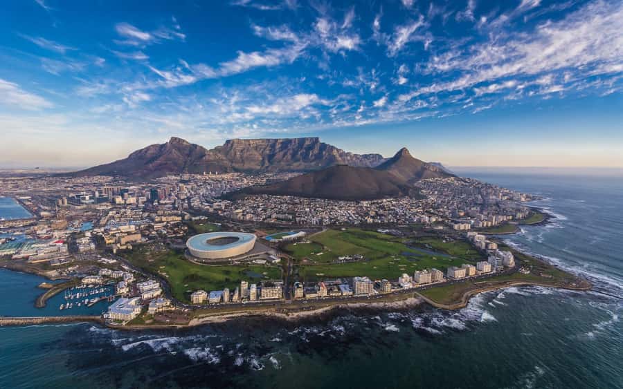 Cape Town: 20-Minute Helicopter Flight and Free Harbour Tour - Table Mountain and the route to Hout Bay
