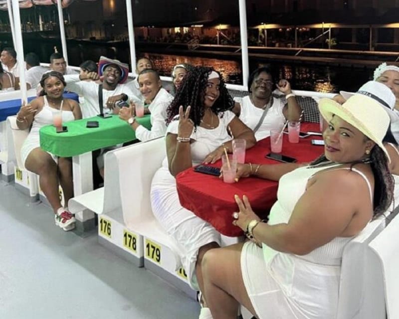 Cartagena: Buffet & party night,cocktails sailing in the bay - Who will enjoy this Cartagena night cruise