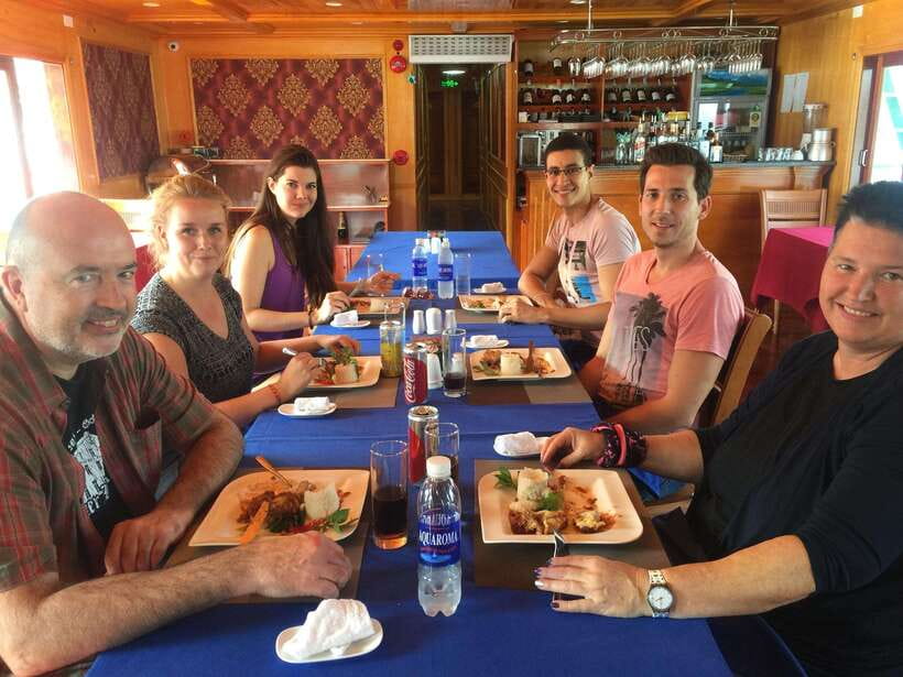 Cat Ba: 2-Day Lan Ha Bay Cruise with Activities & Meals - Sunset, cooking, and a relaxed evening