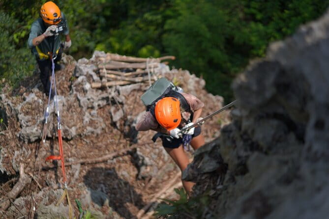 Cat Ba Abseiling Tour - Explore The Biggest Lagoon of Lan Ha Bay - Why this Cat Ba adventure feels different