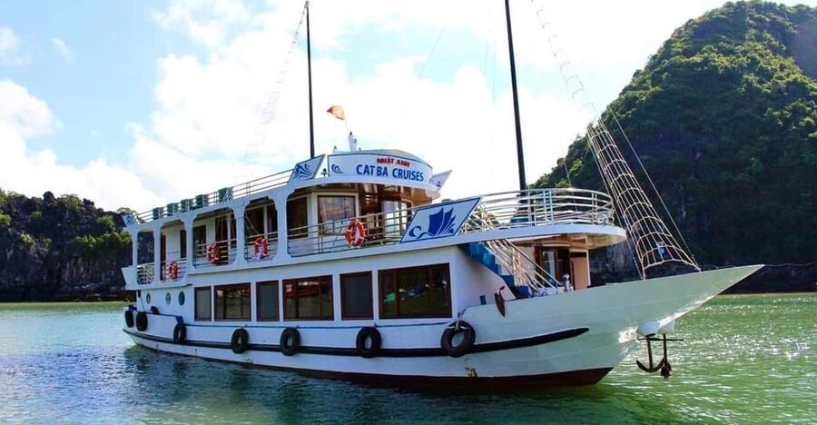 Cat Ba Island: Halong & Lan Ha Bay, cozy boat, biking, kayak - Key points at a glance