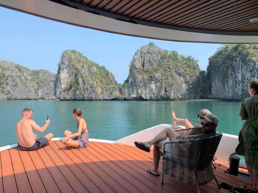 Cat Ba Island: Lan Ha Bay Full-Day with Luxury Cruise - The second kayaking session near Tay Keo or Van Boi
