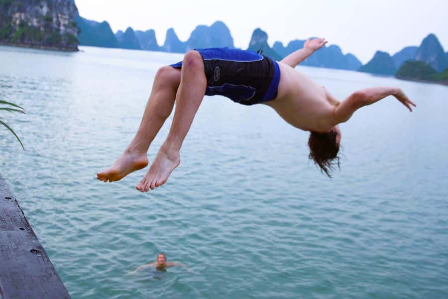 Cat Ba Island - Lan Ha Bay Sunset Tour: Kayak and Swim - Kayaking Around Turtle Island or Tai Keo Cave