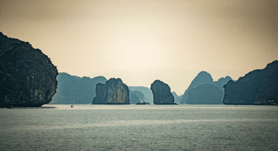 Cat Ba: Lan Ha and Ha Long Bay Boat Tour with Kayaking, Cave - What the $32 price really includes