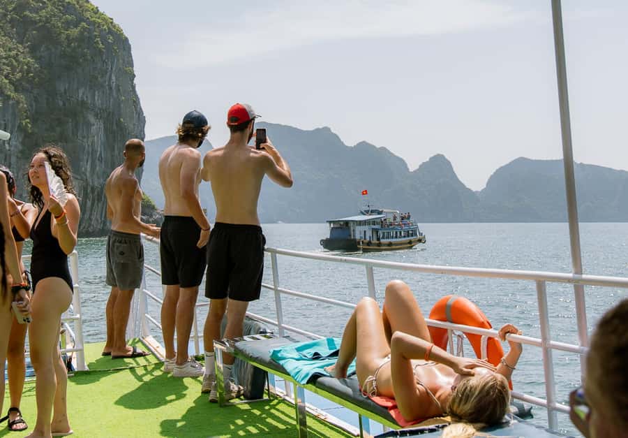 Cat Ba: Lan Ha & Ha Long Bay Kayak & Snorkel Boat Tour - Who will enjoy this day most