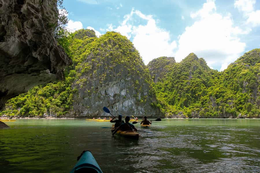 Cat Ba: Lan Ha & Ha Long Bay Kayak & Snorkel Boat Tour - Two hours of kayaking through limestone caves