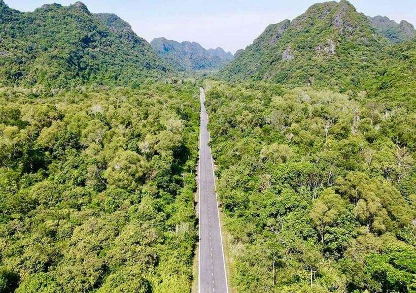 Cat Ba National Park, Lan Ha Bay 2 Days 1 Night Adventure - Swimming at Ba Trai Dao Beach