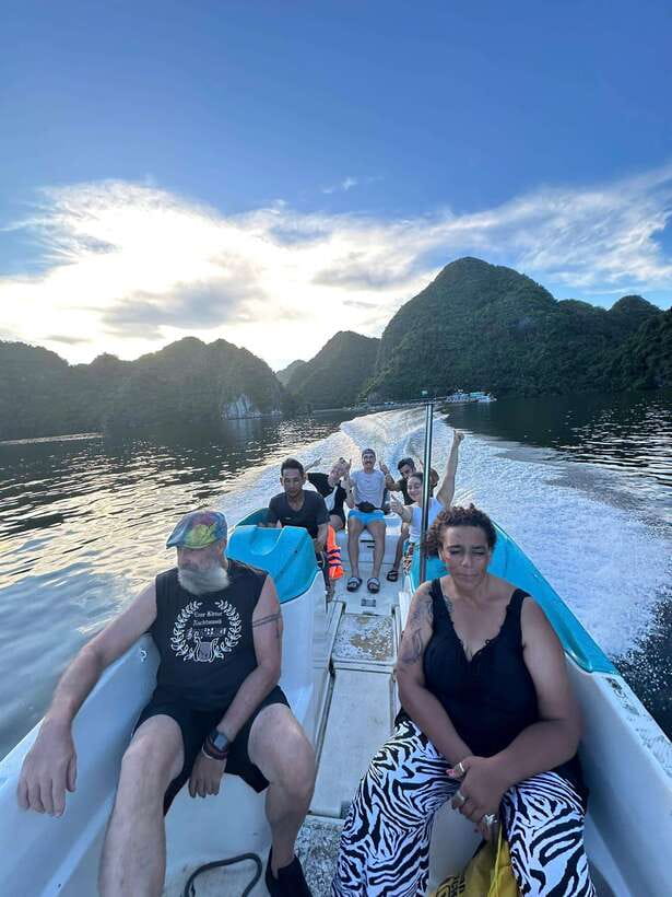 Cat Ba National Park, Lan Ha Bay 2 Days 1 Night Adventure - Lunch between Lan Ha Bay and Ha Long Bay
