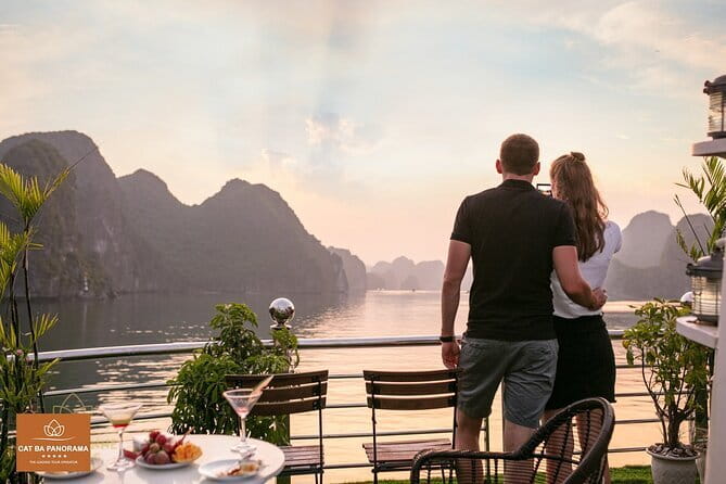 Cat Ba: Sunset & Bioluminescent Kayaking on Lan Ha Bay - Why the evening light on Lan Ha Bay matters